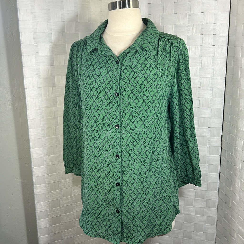 Anthropologie “Lil” Green Silk Blouse. Size 10